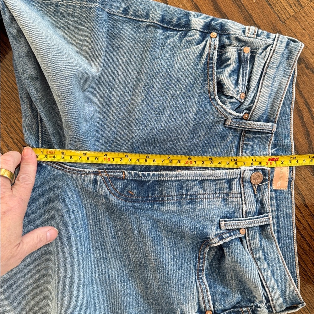 MOTHER The Tomcat Roller Light Blue Flare Jeans 27 - Picture 7 of 9
